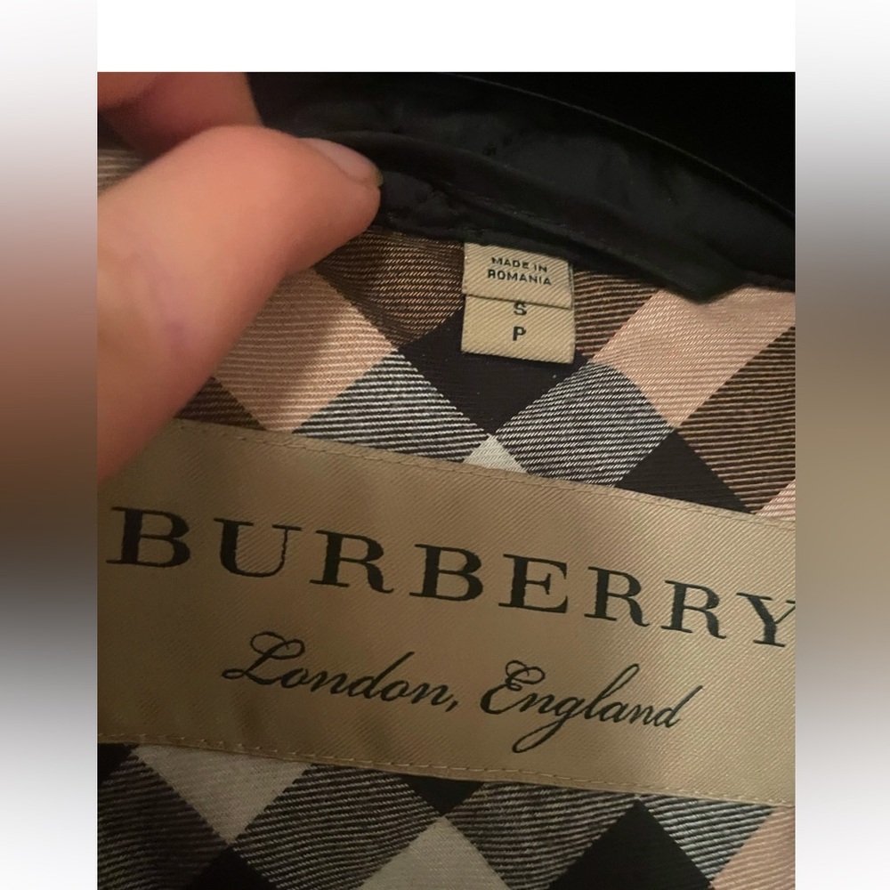 Black Burberry quilted coat - Picture 5 of 7